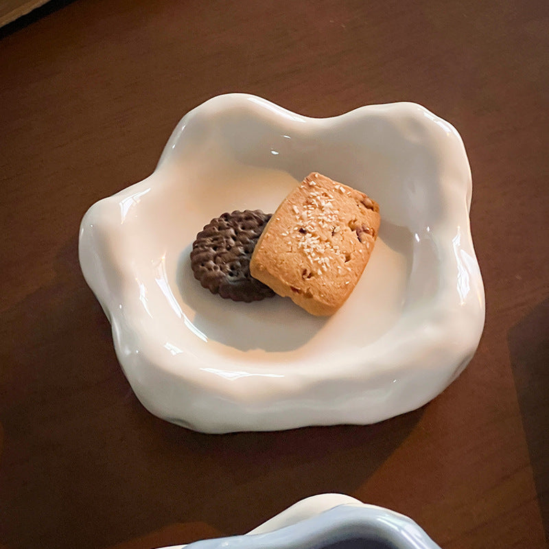 Ceramic cloud dreamy saucer with cookies