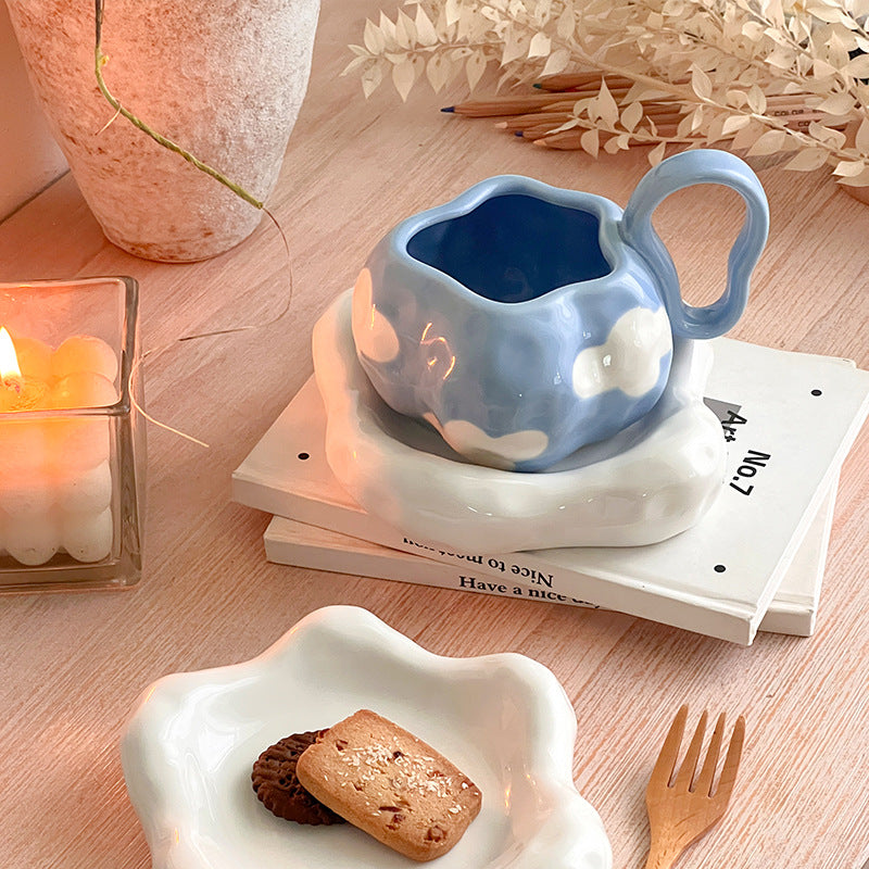 Ceramic cloud dreamy tea mug with cookies